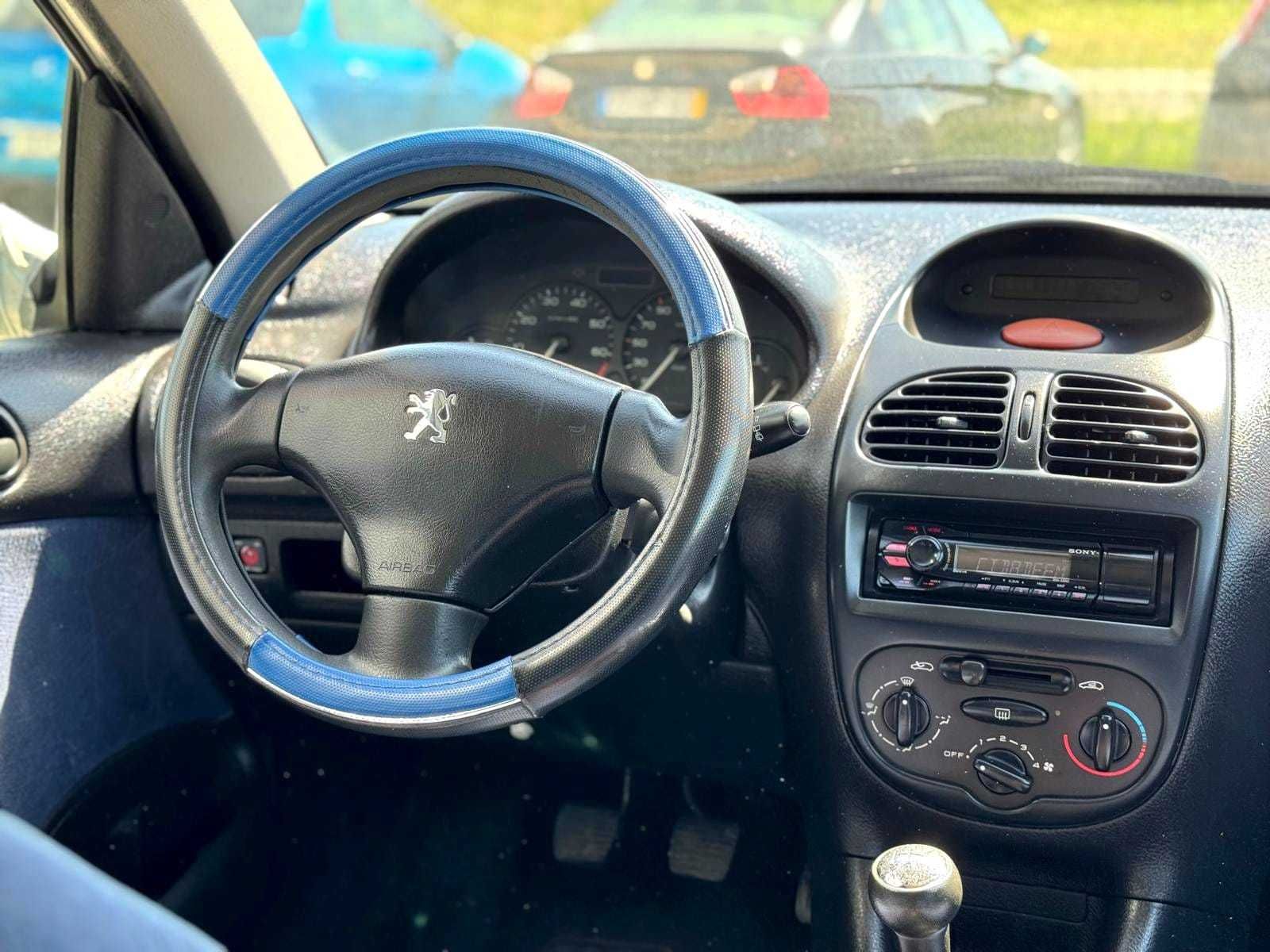 Peugeot 206 Hatchback 1.1- Garantia incluída