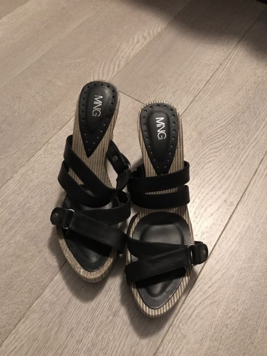 Klapki Mango czarne sandały