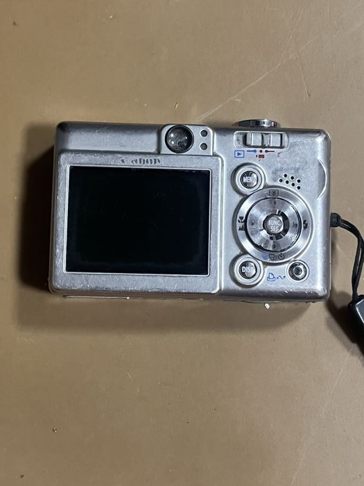 Цифровой фотоаппарат Canon Digital IXUS 40