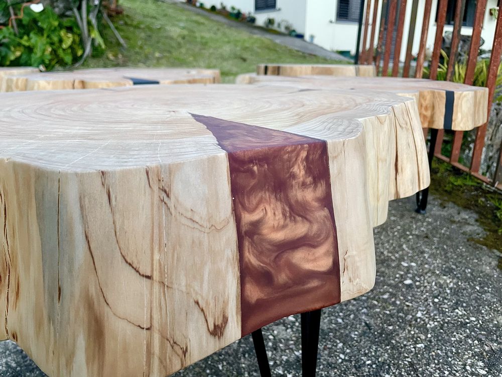 Mesa centro estilo rústica de madeira de cedro e resina epoxy (novo)