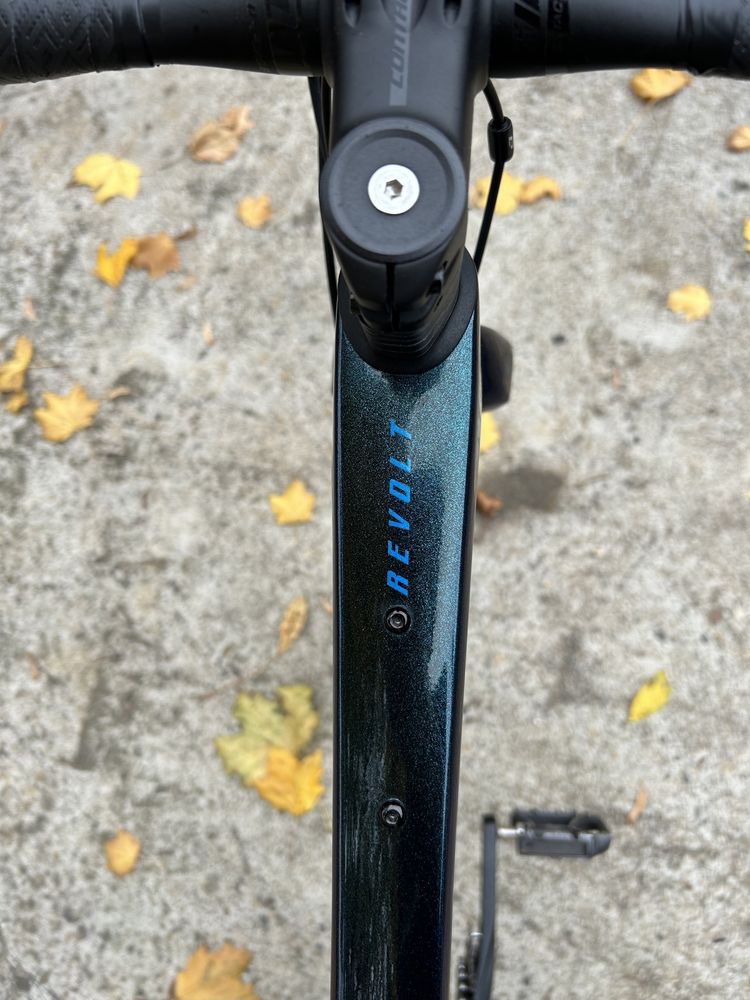 Giant revolt advanced 2 M starry night gravel carbon