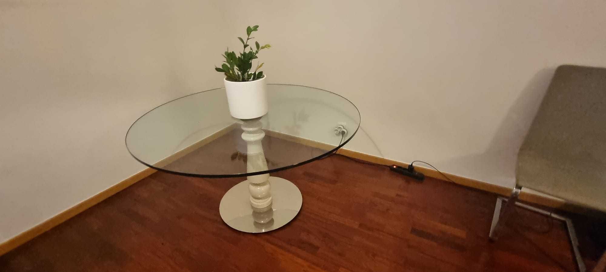 Mesa de jantar em vidro