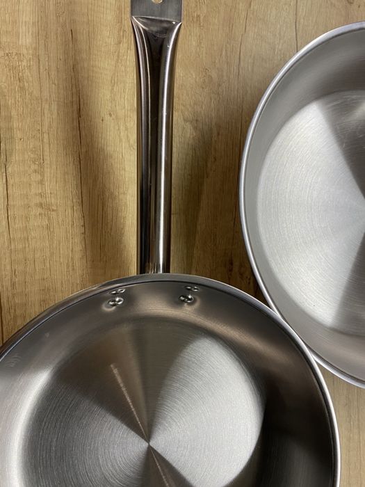 Сковорідка професійна з нержавійки, з тефлоновим покриттям,чорна сталь