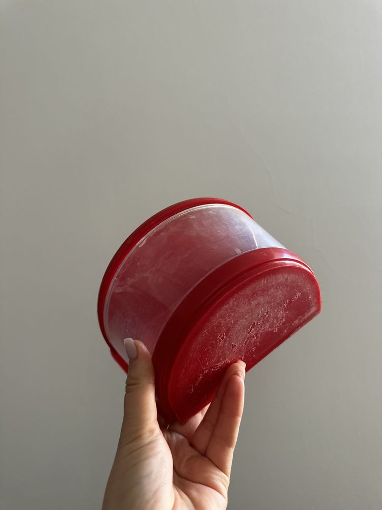 Plastikowy pojemnik prl oldschool vintage kuchenny do powieszenia sól