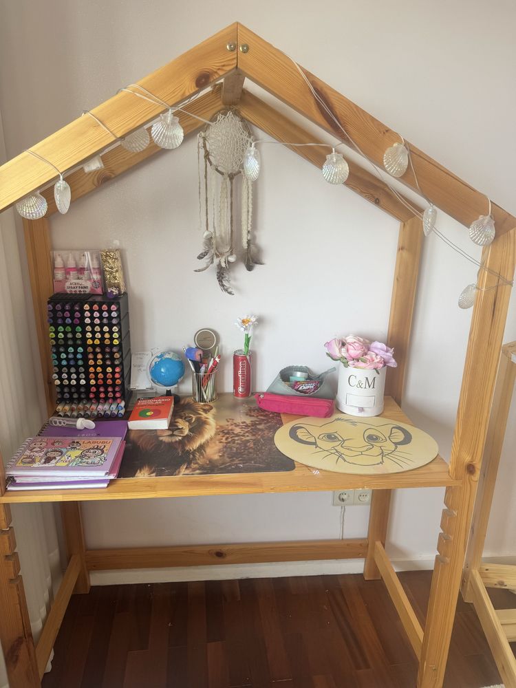 Secretaria madeira