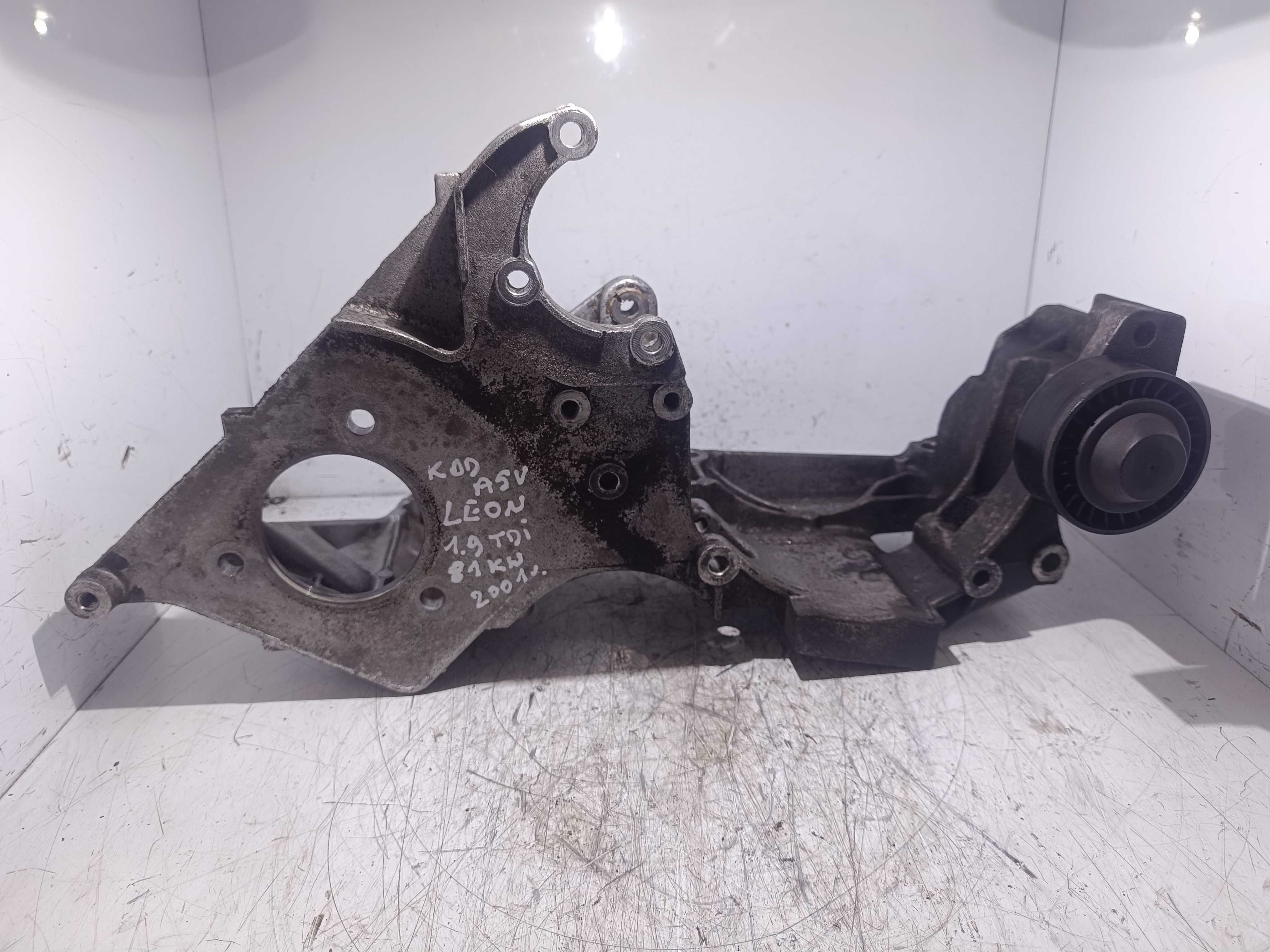 Łapa alternatora SEAT LEON 1.9 TDI 1896/81 KW 2002r. kod: ASV
