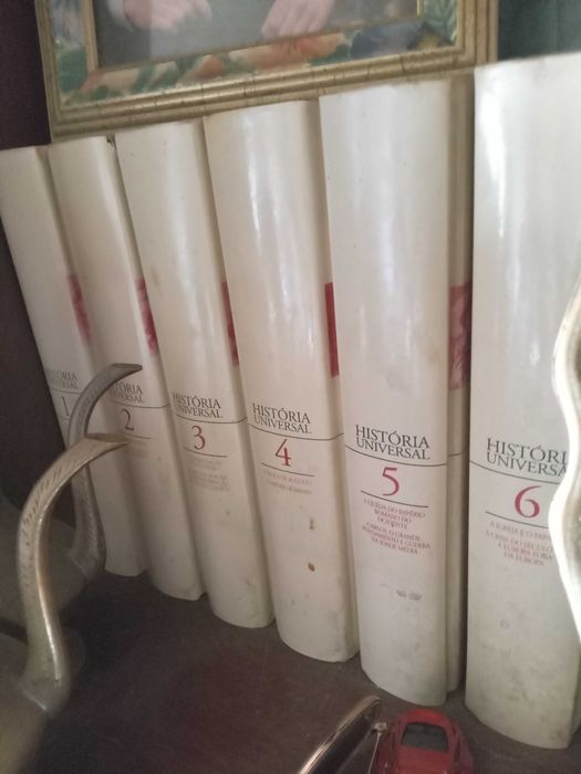 Livro historia Universal. Ótimo estado