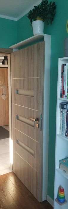 Regał  półki za drzwi na książeczki