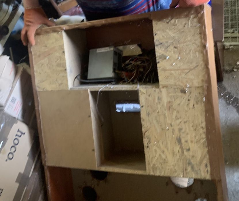 Розпродаж торгівельний стенд для автомобільноі акустики