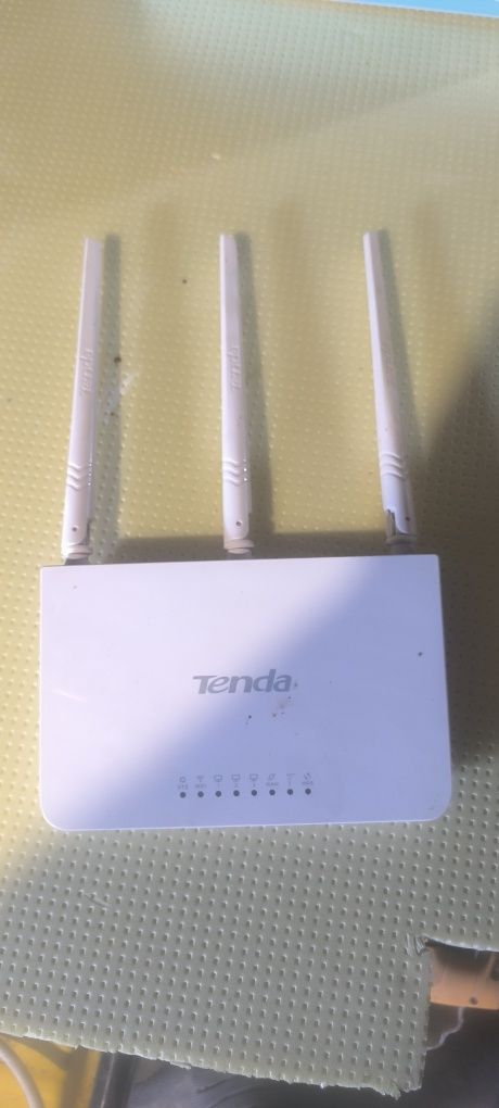 Роутер Tenda б/у в робочому стані