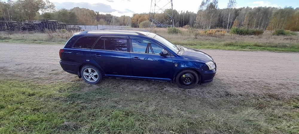 Toyota Avensis T25 2003r 2.0 D4D 116km do poprawek lub na części.
