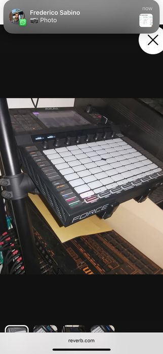 AKAI Force: Sistema Autónomo de Produção Musical / Performance de DJ