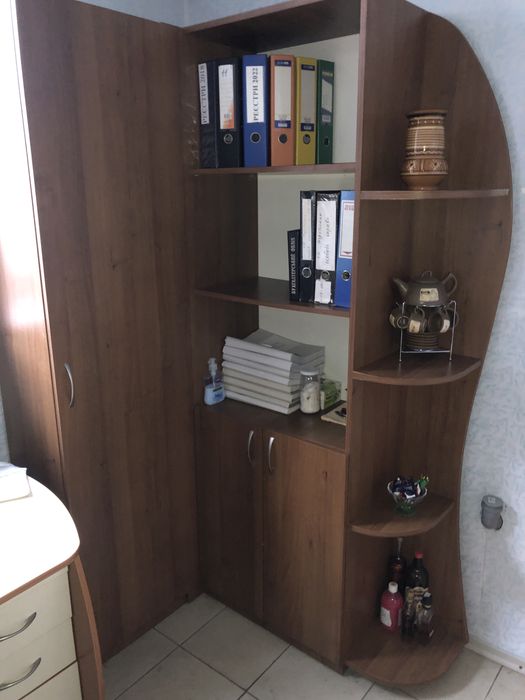 Шафа з дзеркалом для вітальні