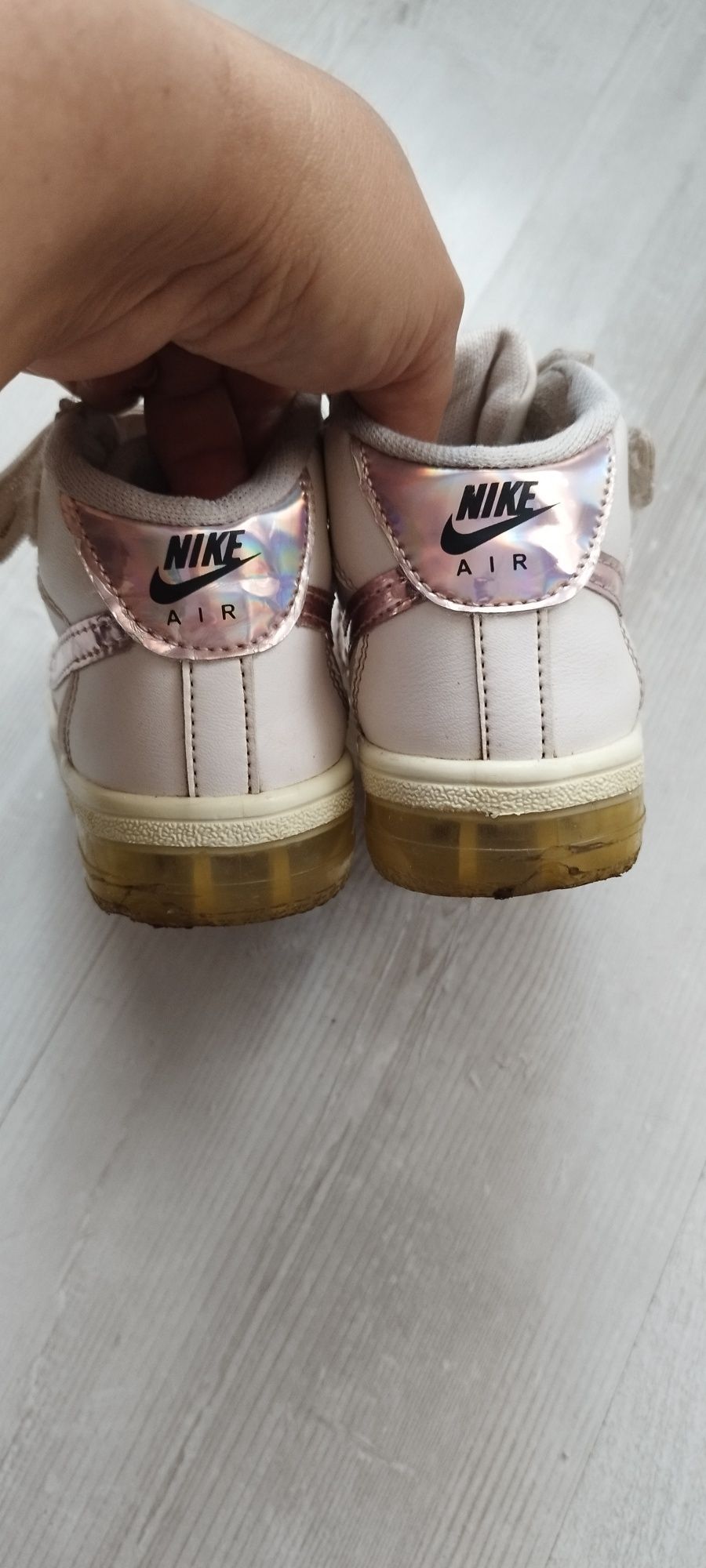 Buty Nike w rozmiarze 26