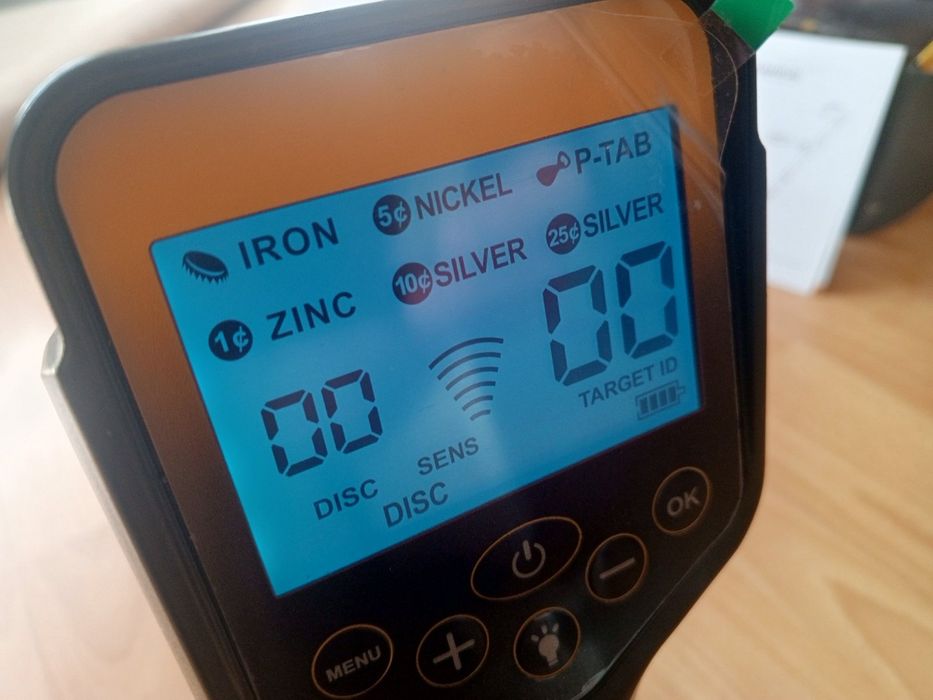 Wykrywacz metalu, Lolaran Metal Detektor GT1000