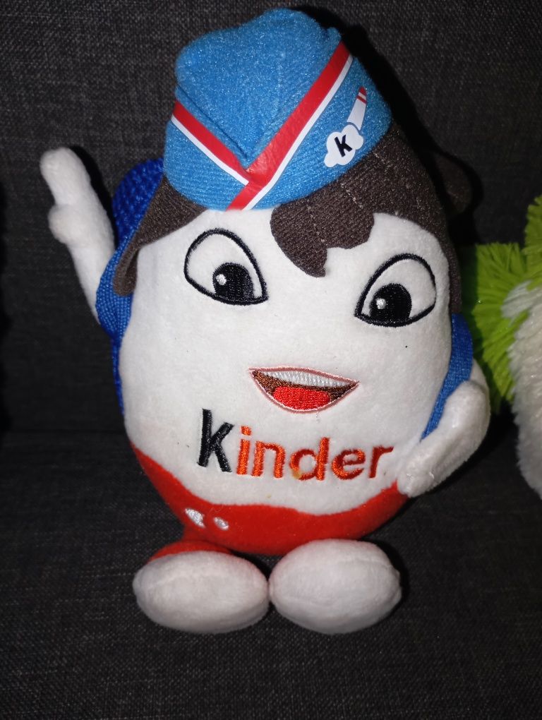 Мягкие игрушки как новие ,ам-ням лягушка,планета Земля,и kinder игрушк