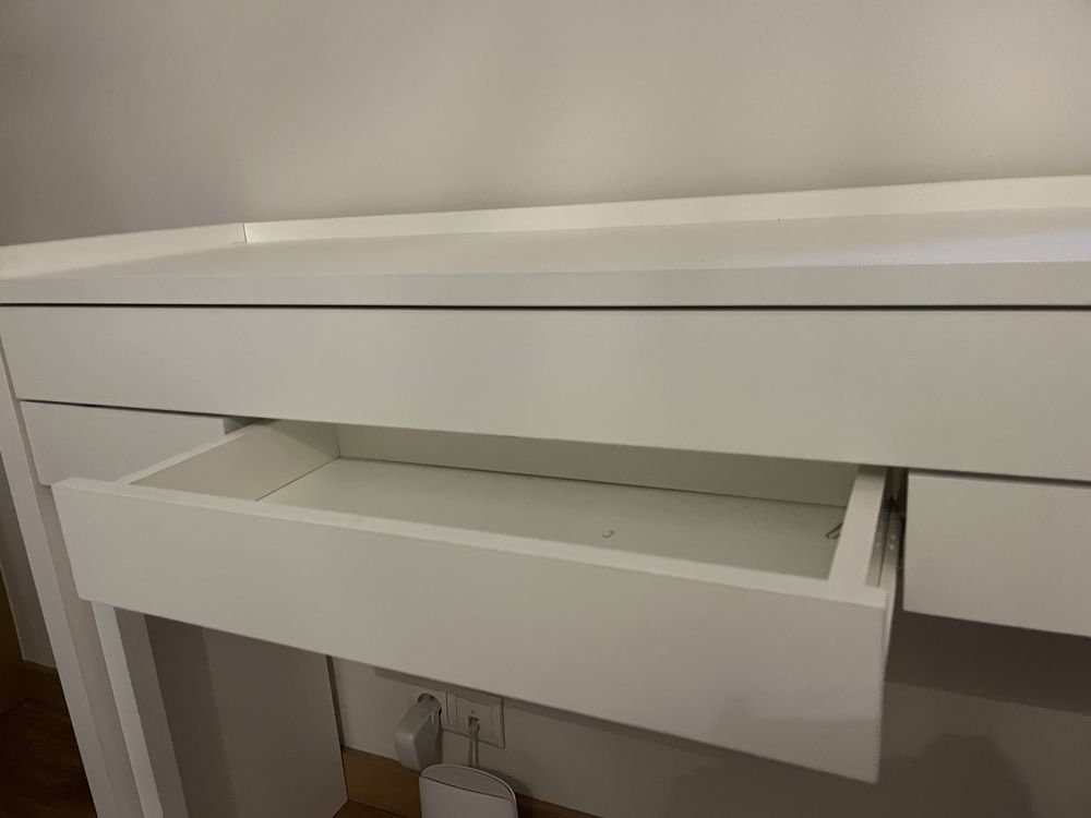 Biała konsola/biurko jak nowe