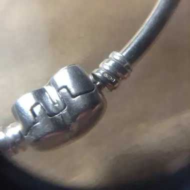 Подарок на руку.