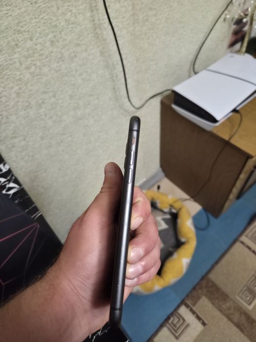 Продам iPhone 11 64gb