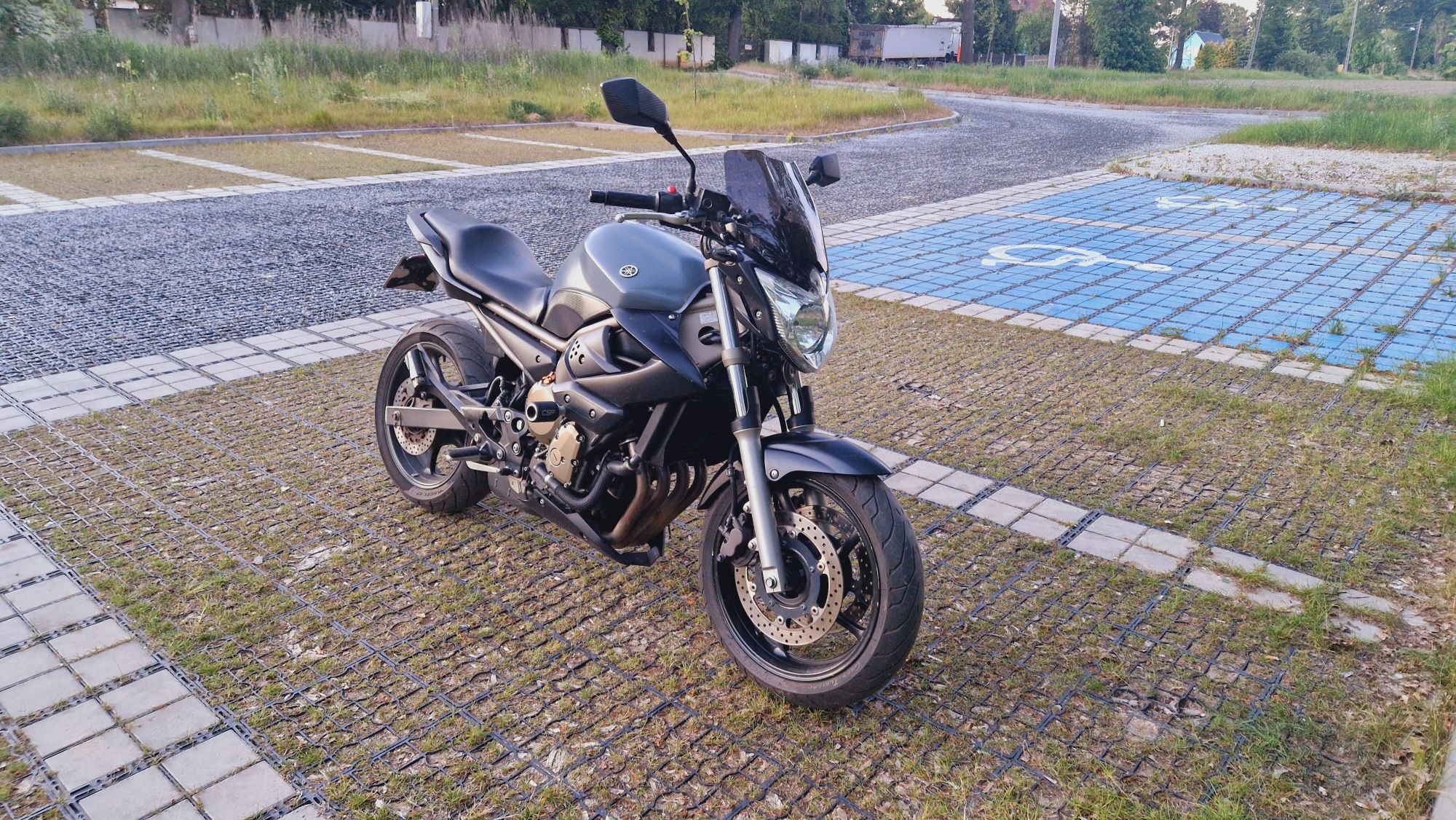 Yamaha XJ6 Naked 2012 - Idealny Stan