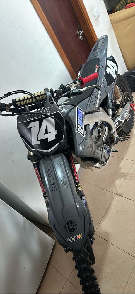 Mota Yamaha 250 YZ