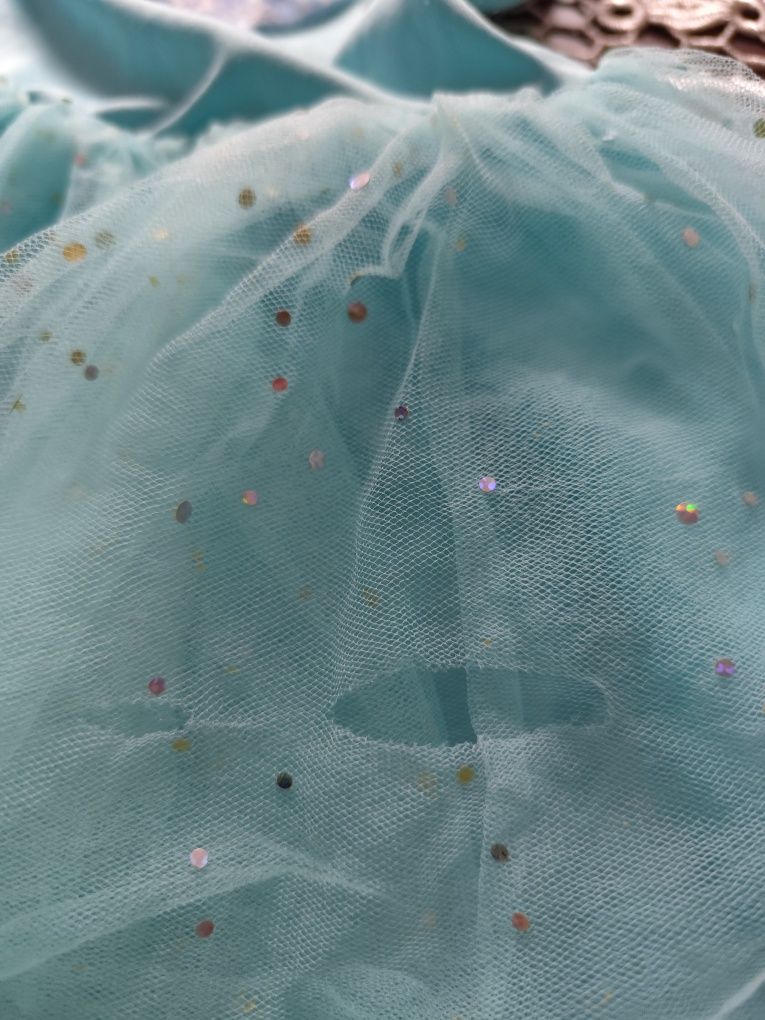 Sukienka na bal karnawałowy Anna i Elsa rozm 110/116. Disney.