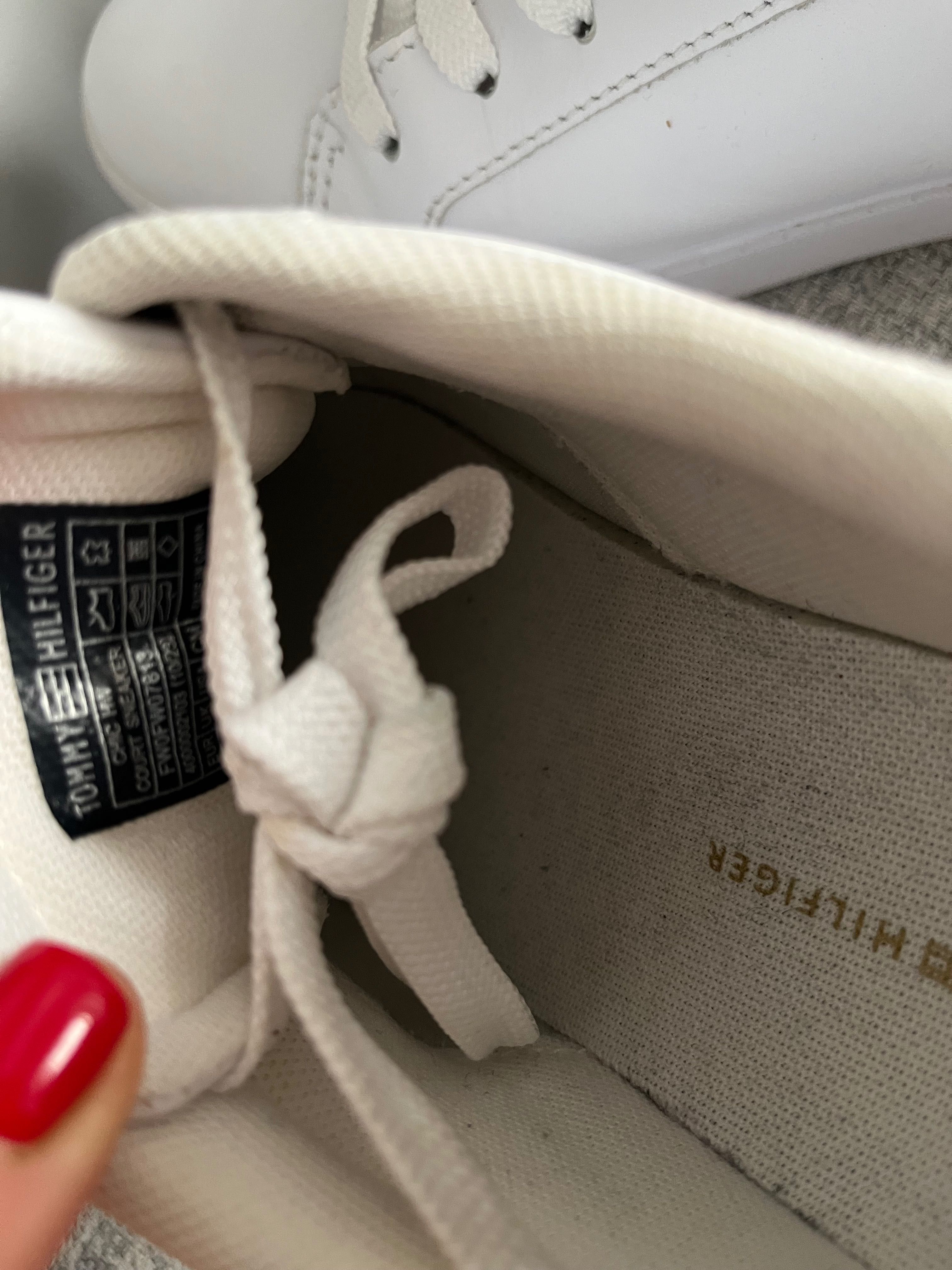 Sneakersy Tommy Hilfiger r.37