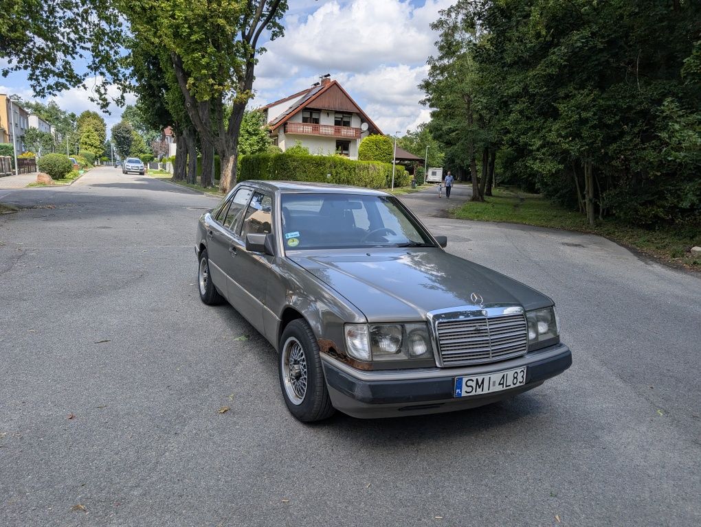 Mercedes W124 niski przebieg super stan techniczny