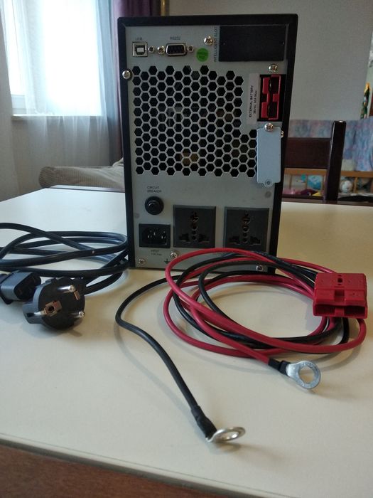 Luxeon UPS-1000LE джерело безперебійного живлення