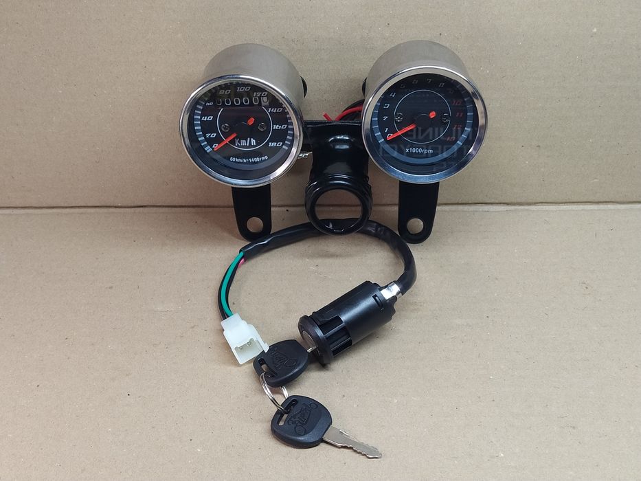 Панель приборов мото универсальная спидометр 180км/ч, тахометр, хром