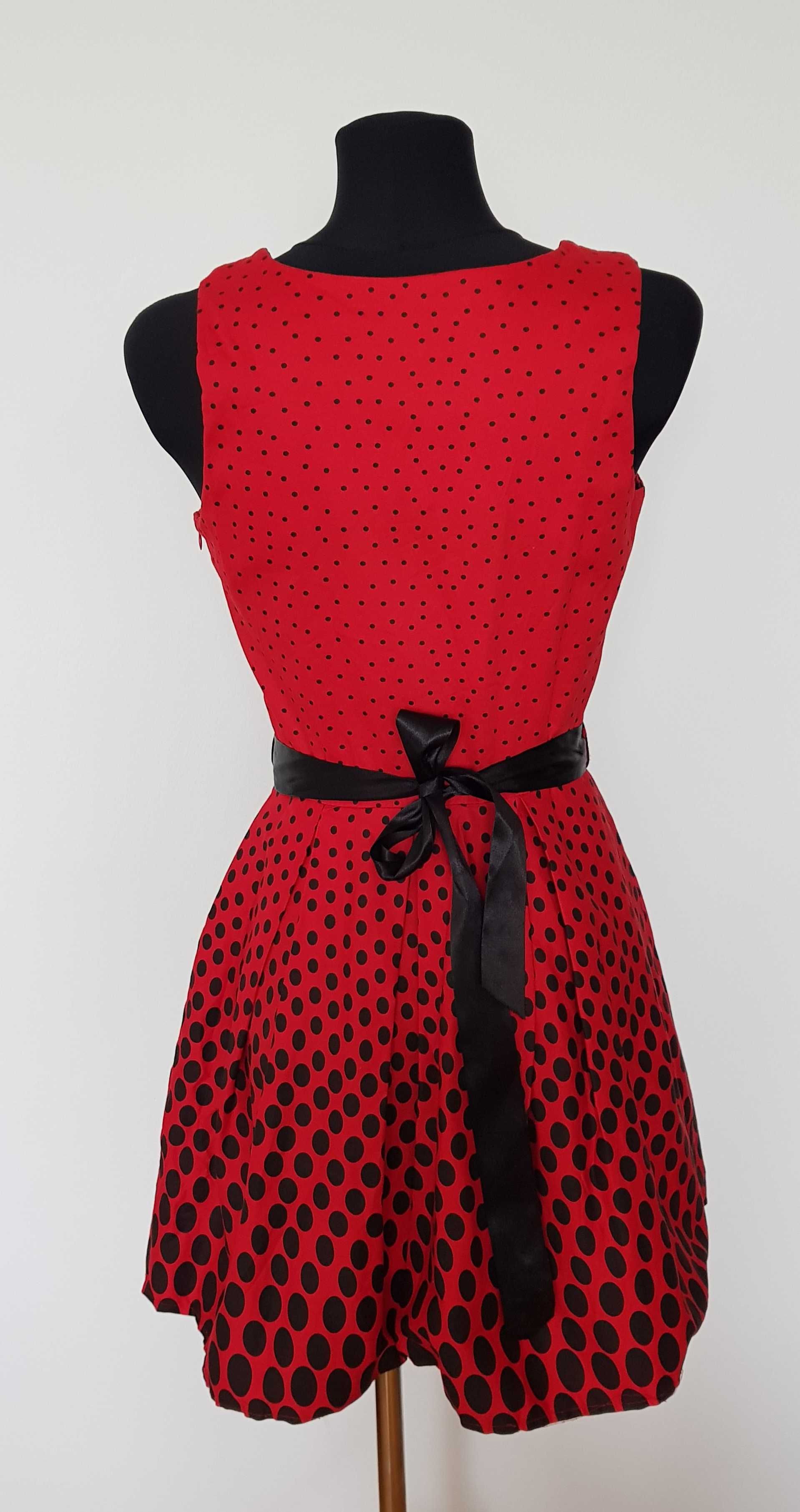 Sukienka rozkloszowana Czerwona w groszki z Kokardką