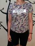 Koszulka t-shirt damski w kwiaty Stradivarius r.M