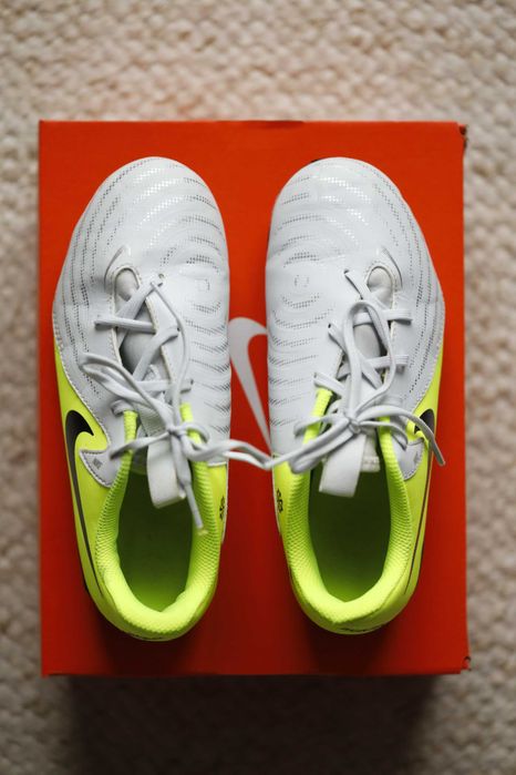 Buty piłkarskie Korki Nike Phantom GX II Academy FG/MG Junior