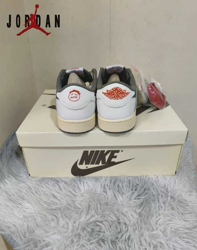 Jordan 1 Retro Low OG SP Travis Scott Reverse Mocha R.42