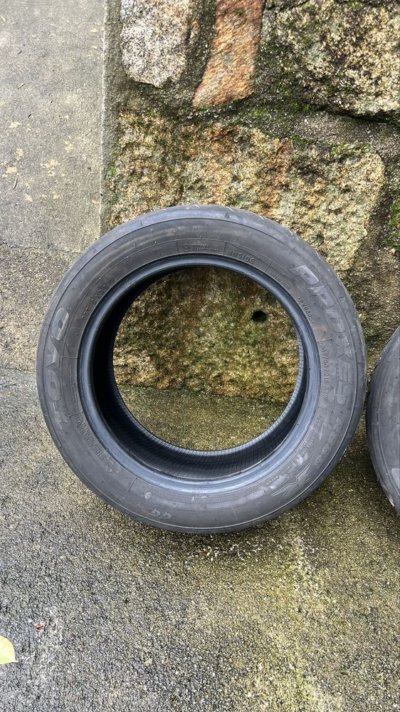 Vendo 2  pneus toyo r888