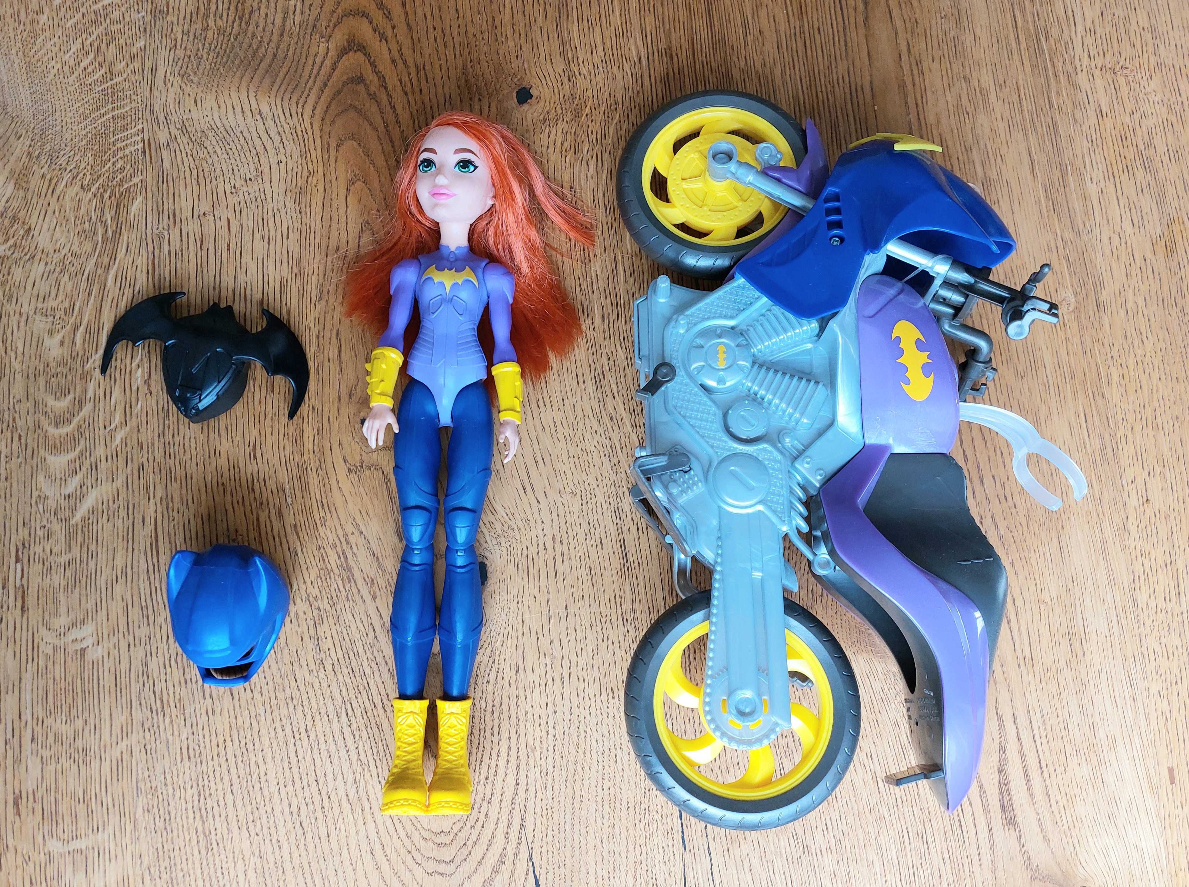 Mattel BATGIRL DC Super Hero na Batmotorze FCD51