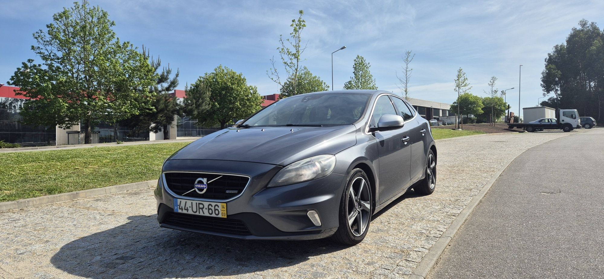 Volvo v40 R-Design D2