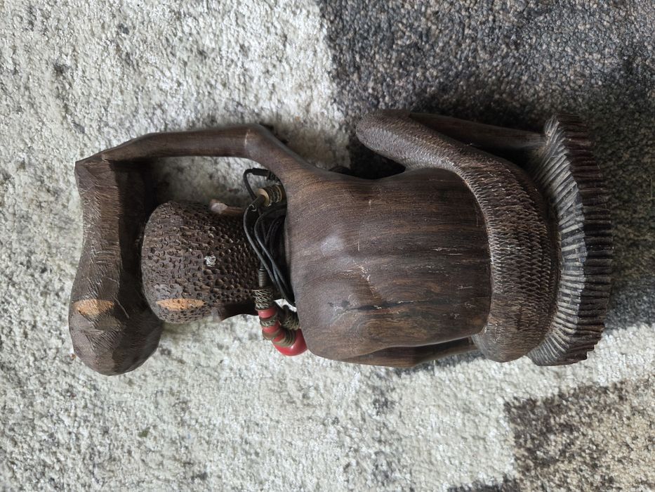 Stara drewniana figura