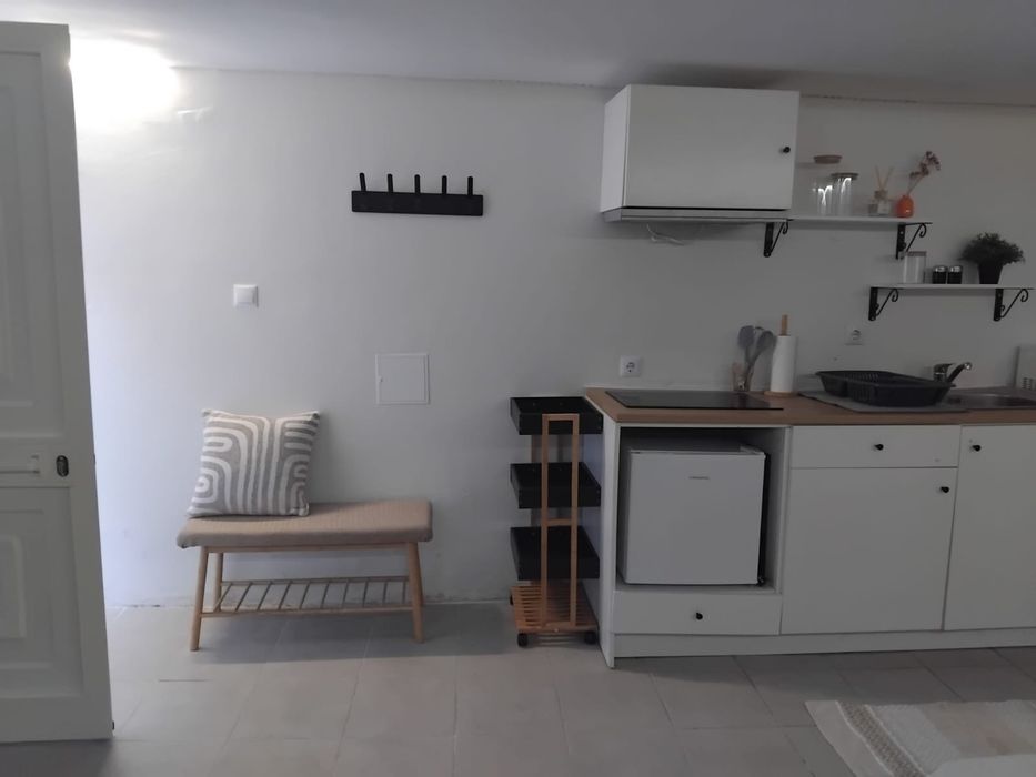 Arrenda-se estúdio no Douro- Penafiel- agua e luz incluídos