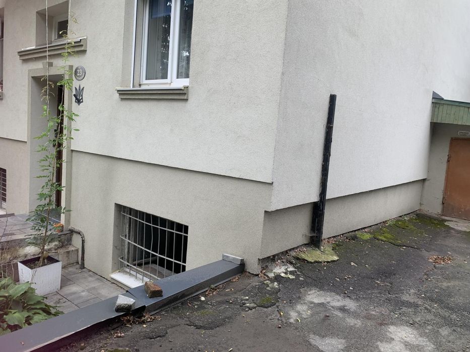 Продаж нежитлового приміщення на Героїв Маріуполя