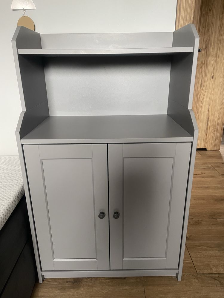 Regał IKEA z serii HAUGA
