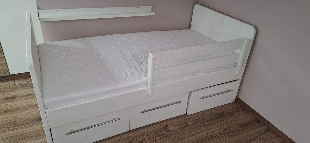 Łóżko drewniane solidne