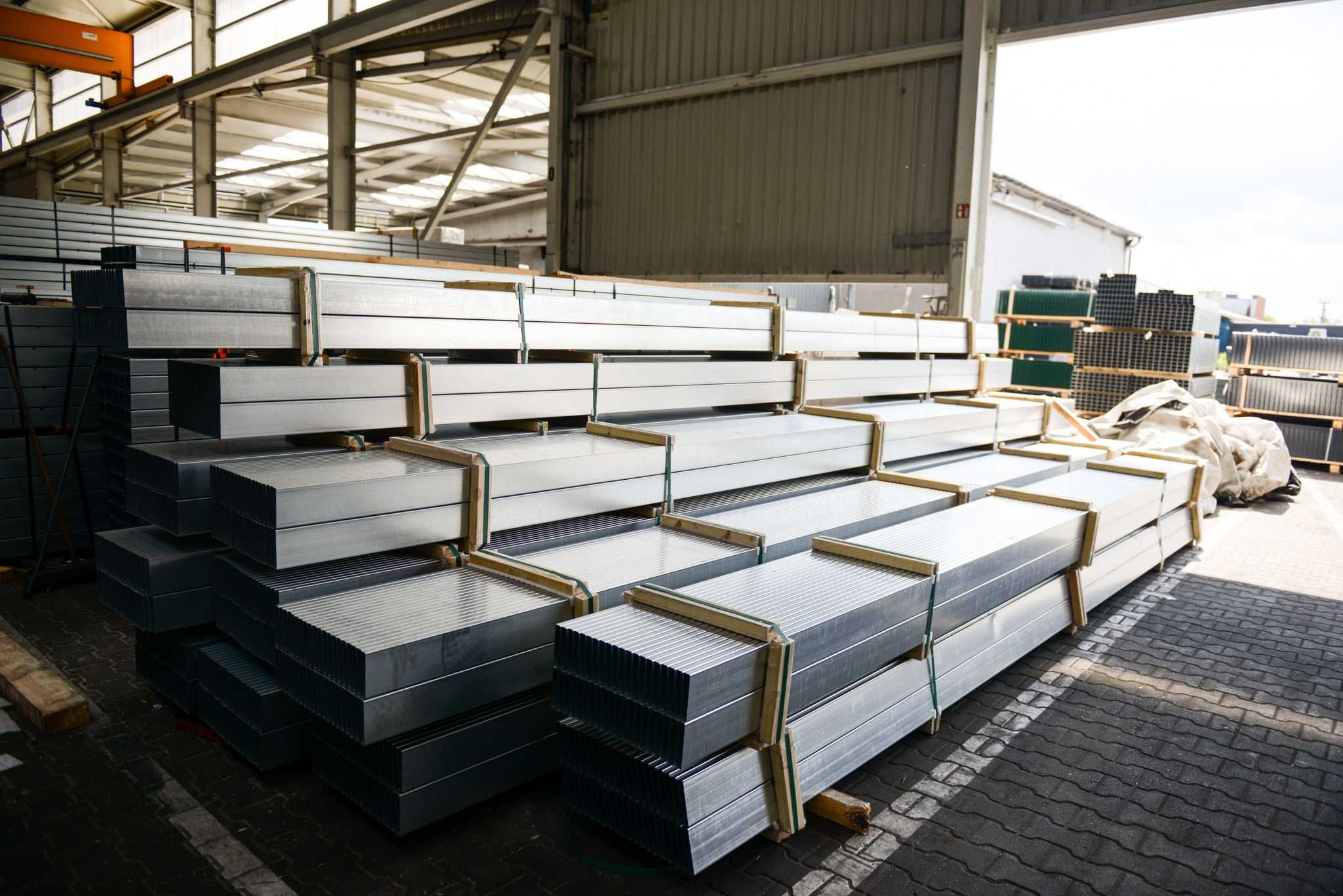 Kompleksowe dostawy stali i aluminium dla firm i zakładów.