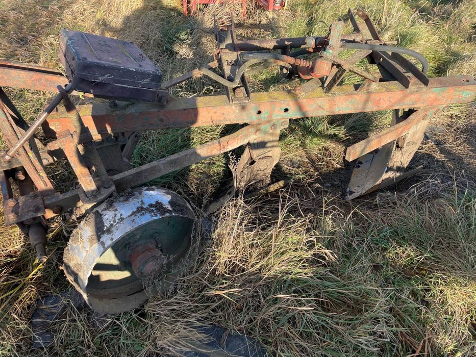 Продам плуг ПЛН 3 по 35