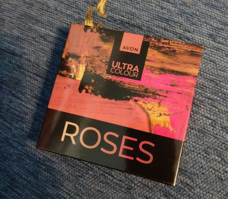 Paleta cieni do powiek Roses Avon