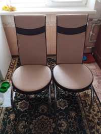 Продам комплект стульев на кухню