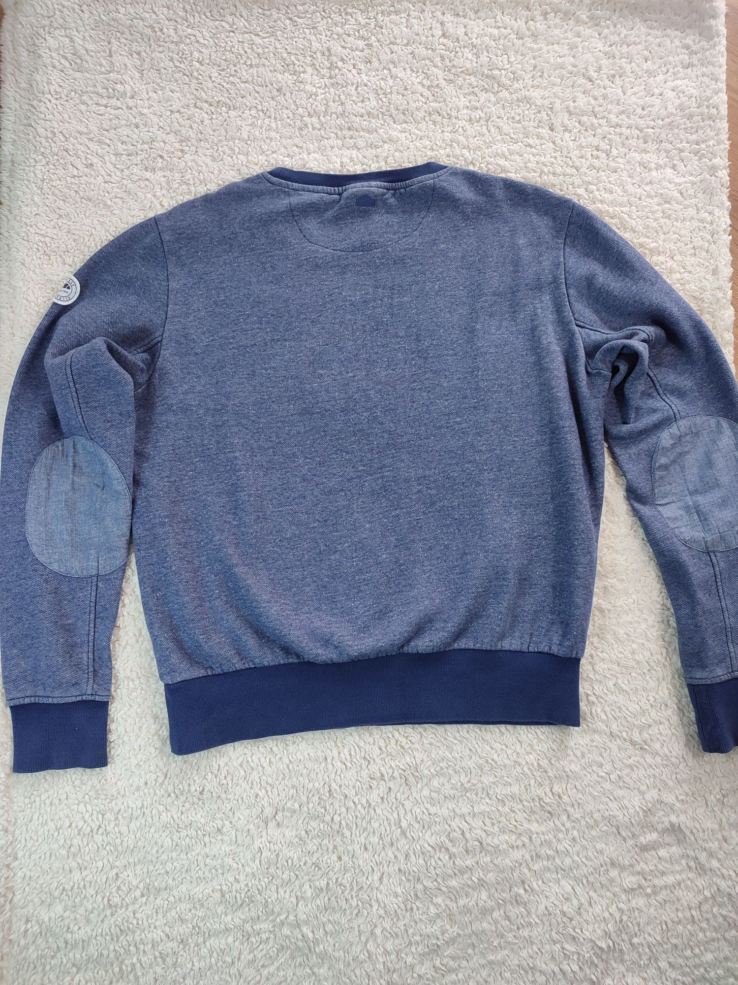 Granatowa bluza ellesse L  z kieszenią kangurką i naszywkami na łokci