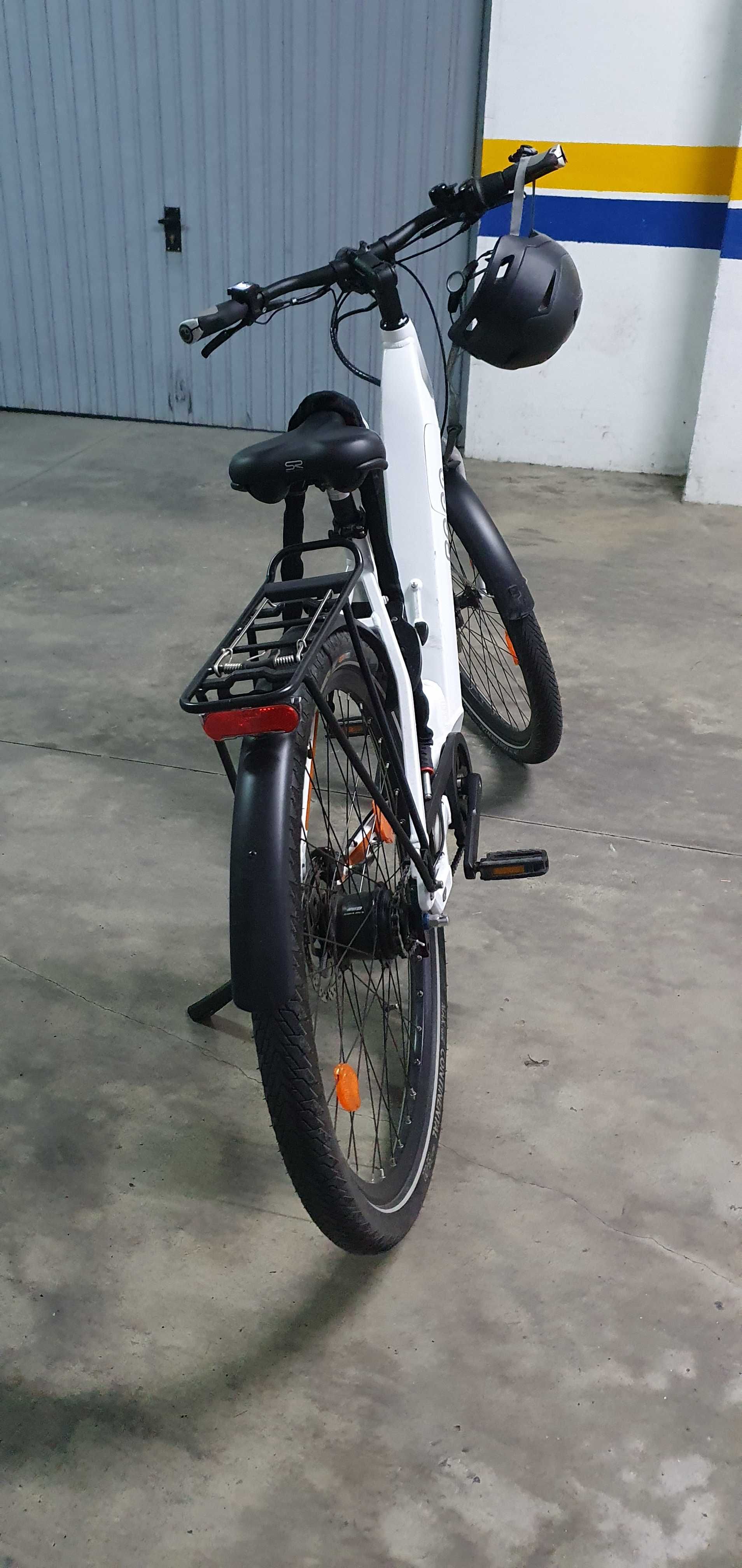 Bicicleta eléctrica urbana BEEQ E800 Urban Motion em excelente estado