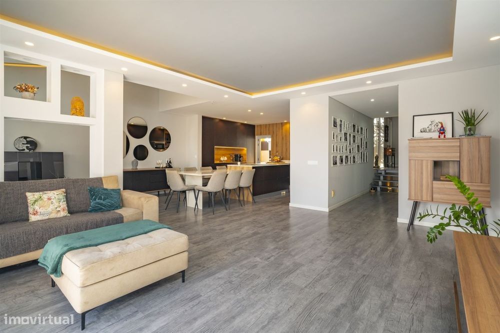 Moradia T3+1  Em Condomínio Fechado Na Malveira Da Serra