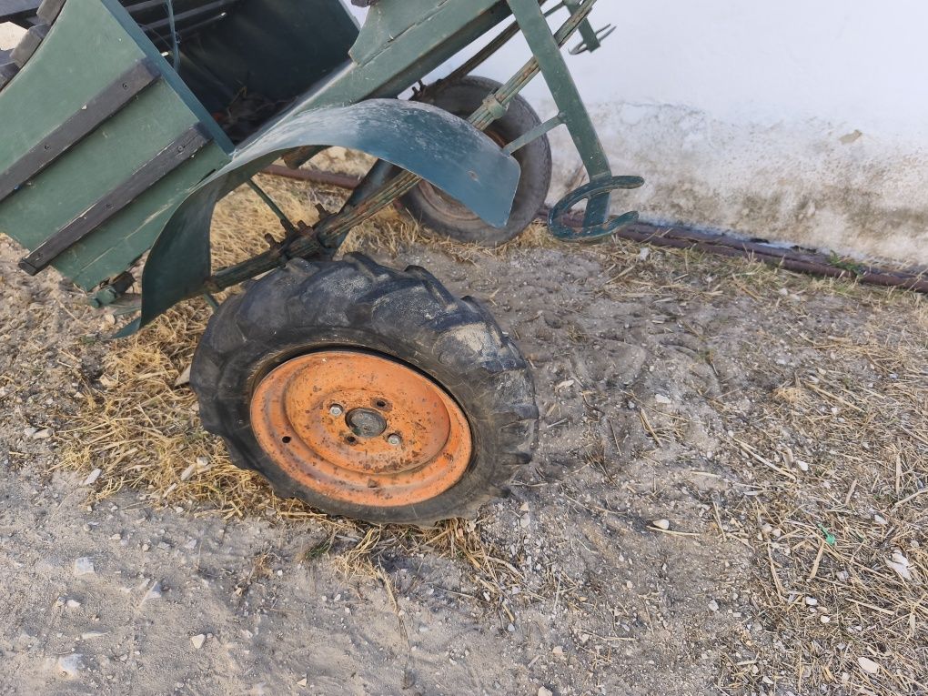 Vende se carroça para pôneis